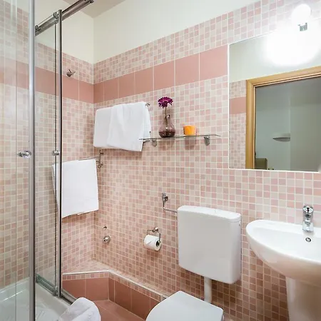 Monna Clara Guest house 2*