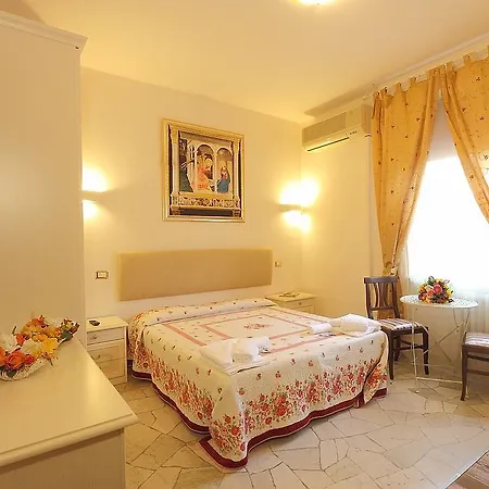 Monna Clara 2* Florence